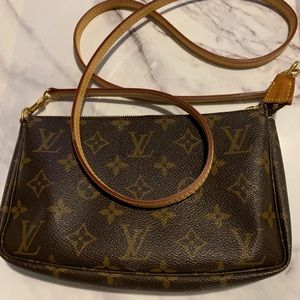 Louis Vuitton Pochette